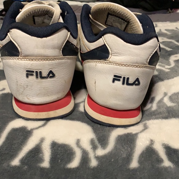 Tennis shoes - Picture 3 of 4